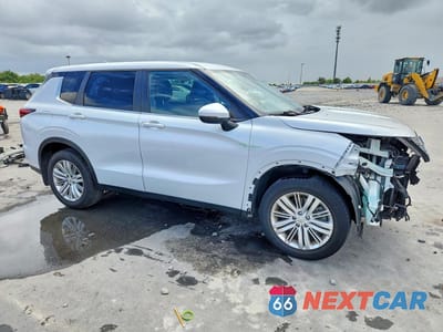 Czwarte zdjęcie samochodu z boku: 2022 MITSUBISHI OUTLANDER ES VIN:JA4J3TA86NZ049735 - miniatura