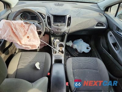 Zdjęcie 8 z 12 samochodu: 2019 CHEVROLET CRUZE LT VIN:1G1BE5SM6K7138605 - miniatura