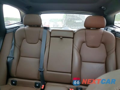 Zdjęcie 10 z 13 samochodu: 2022 VOLVO XC60 B5 MOMENTUM VIN:YV4L12DK5N1002472 - miniatura