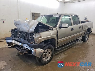 2001 CHEVROLET SILVERADO C2500 HEAVY DUTY 1GCHC23U11F206866 - główne zdjęcie licytacji z USA - miniatura