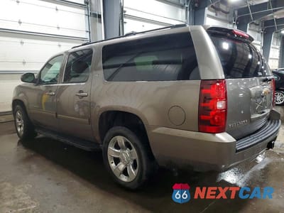 Drugie zdjęcie samochodu z przodu: 2011 CHEVROLET SUBURBAN K1500 LT VIN:1GNSKJE33BR334511 - miniatura