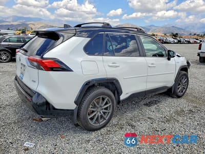 Trzecie zdjęcie samochodu z tyłu: 2023 TOYOTA RAV4 PRIME XSE VIN:JTMEB3FV4PD122156 - miniatura