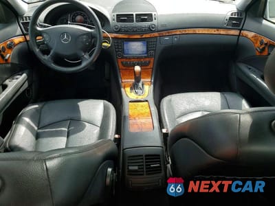 Zdjęcie 8 z 12 samochodu: 2006 MERCEDES-BENZ E 350 VIN:WDBUF56J06A817516 - miniatura