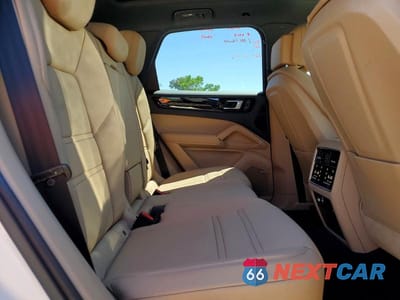 Zdjęcie 11 z 13 samochodu: 2022 PORSCHE CAYENNE VIN:WP1AA2AY1NDA00623 - miniatura