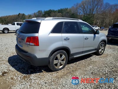 Trzecie zdjęcie samochodu z tyłu: 2012 KIA SORENTO EX VIN:5XYKUDA68CG243660 - miniatura