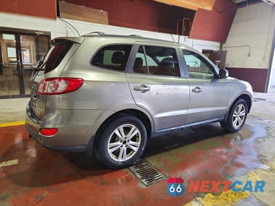 Trzecie zdjęcie samochodu z tyłu: 2011 HYUNDAI SANTA FE SE VIN:5XYZHDAGXBG031823 - miniatura