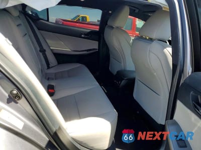 Zdjęcie 10 z 12 samochodu: 2016 LEXUS IS 350 VIN:JTHBE1D24G5028519 - miniatura