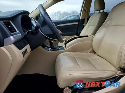 Zdjęcie 7 z 12 samochodu: 2015 TOYOTA HIGHLANDER XLE VIN:5TDJKRFH8FS104080 - miniatura