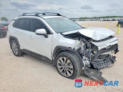 Czwarte zdjęcie samochodu z boku: 2023 TOYOTA RAV4 XLE PREMIUM VIN:2T3C1RFV8PW278295 - miniatura