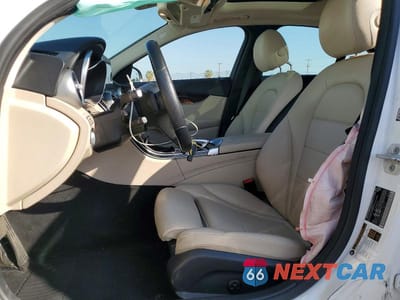 Zdjęcie 7 z 12 samochodu: 2016 MERCEDES-BENZ C 300 VIN:55SWF4JB6GU118712 - miniatura