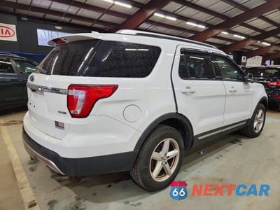 Trzecie zdjęcie samochodu z tyłu: 2016 FORD EXPLORER XLT VIN:1FM5K8DH6GGB57723 - miniatura
