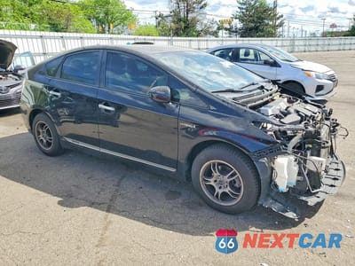 Czwarte zdjęcie samochodu z boku: 2014 TOYOTA PRIUS TWO VIN:JTDKN3DU1E0357171 - miniatura