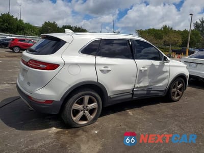 Trzecie zdjęcie samochodu z tyłu: 2016 LINCOLN MKC PREMIERE VIN:5LMCJ1C92GUJ28682 - miniatura