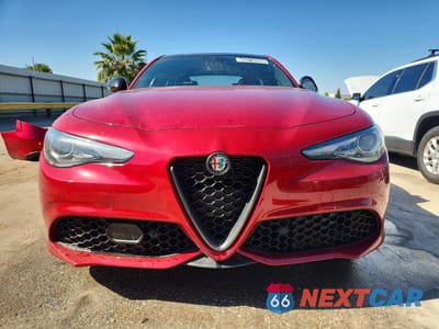 Piąte zdjęcie samochodu w środku: 2022 ALFA ROMEO GIULIA SUPER VIN:ZARFAMBN5N7656867 - miniatura