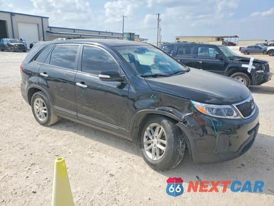 Czwarte zdjęcie samochodu z boku: 2015 KIA SORENTO LX VIN:5XYKT3A66FG576974 - miniatura