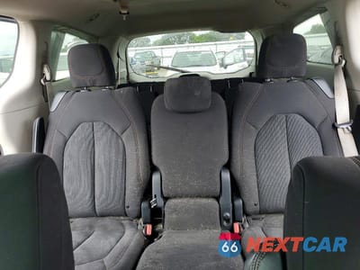 Zdjęcie 10 z 14 samochodu: 2018 CHRYSLER PACIFICA LX VIN:2C4RC1CG8JR253197 - miniatura