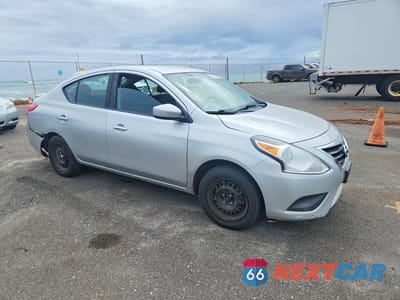 Czwarte zdjęcie samochodu z boku: 2016 NISSAN VERSA 1.6 SV VIN:3N1CN7AP2GL890813 - miniatura