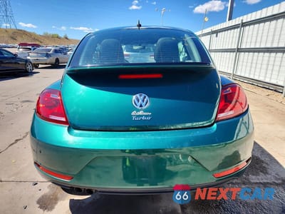 Zdjęcie 6 z 12 samochodu: 2017 VOLKSWAGEN BEETLE 1.8T VIN:3VWF17AT8HM609867 - miniatura