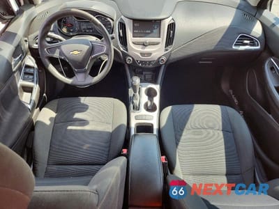 Zdjęcie 8 z 12 samochodu: 2017 CHEVROLET CRUZE LS VIN:1G1BC5SM1H7224936 - miniatura