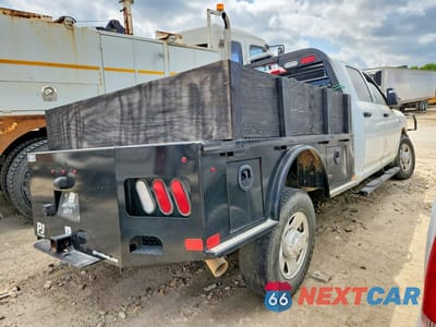 Trzecie zdjęcie samochodu z tyłu: 2024 RAM 3500 TRADESMAN VIN:3C63R3GL3RG241166 - miniatura