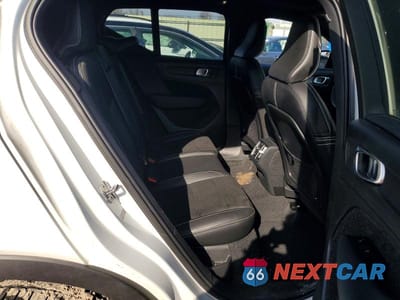 Zdjęcie 11 z 13 samochodu: 2021 VOLVO XC40 T5 R-DESIGN VIN:YV4162UM5M2522514 - miniatura