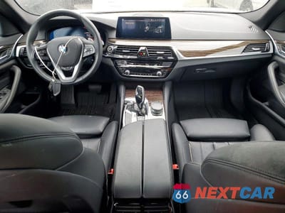 Zdjęcie 8 z 12 samochodu: 2020 BMW 530 XI VIN:WBAJR7C04LWW73953 - miniatura