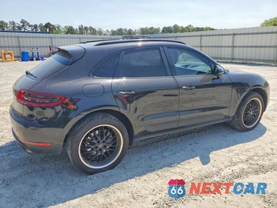 Trzecie zdjęcie samochodu z tyłu: 2016 PORSCHE MACAN S VIN:WP1AB2A50GLB47494 - miniatura