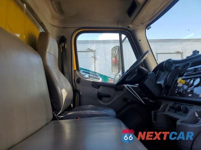 Piąte zdjęcie samochodu w środku: 2019 FREIGHTLINER M2 106 MEDIUM DUTY VIN:3ALACWFB4KDKH7154 - miniatura