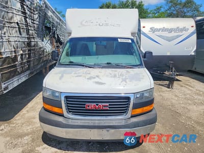 Piąte zdjęcie samochodu w środku: 2018 GMC SAVANA DELIVERY VAN VIN:1GD07RFG8J1197902 - miniatura