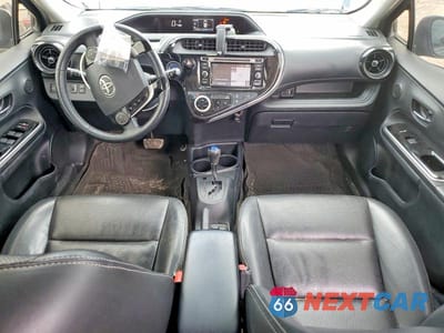 Zdjęcie 8 z 12 samochodu: 2018 TOYOTA PRIUS C FOUR VIN:JTDKDTB34J1605978 - miniatura
