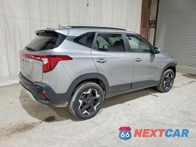Trzecie zdjęcie samochodu z tyłu: 2026 KIA SELTOS S VIN:KNDEUCAA6T7889983 - miniatura