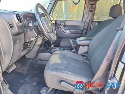 Zdjęcie 7 z 13 samochodu: 2017 JEEP WRANGLER UNLIMITED SPORT VIN:1C4BJWDG5HL632101 - miniatura