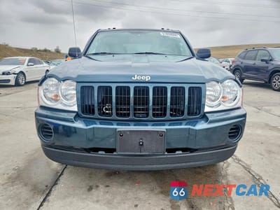 Piąte zdjęcie samochodu w środku: 2005 JEEP GRAND CHEROKEE LAREDO VIN:1J4GR48K25C679092 - miniatura