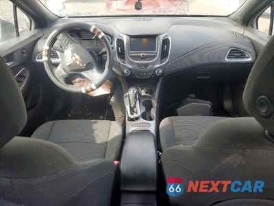 Zdjęcie 8 z 12 samochodu: 2018 CHEVROLET CRUZE LT VIN:1G1BE5SM0J7106036 - miniatura