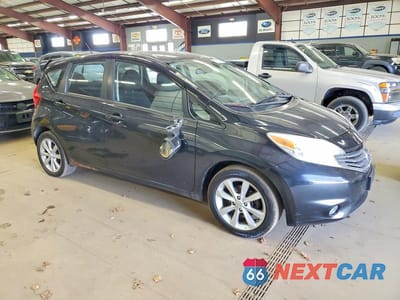 Czwarte zdjęcie samochodu z boku: 2014 NISSAN VERSA NOTE SV VIN:3N1CE2CP0EL362572 - miniatura