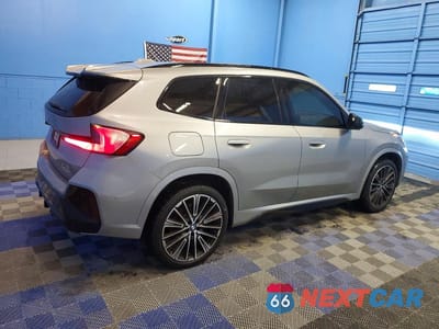 Trzecie zdjęcie samochodu z tyłu: 2025 BMW X1 XDRIVE28I VIN:WBX73EF09S5118647 - miniatura