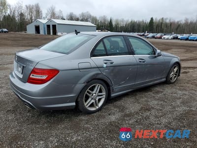 Trzecie zdjęcie samochodu z tyłu: 2012 MERCEDES-BENZ C 300 4MATIC VIN:WDDGF8BB4CA630375 - miniatura