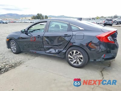 Drugie zdjęcie samochodu z przodu: 2018 HONDA CIVIC EX VIN:2HGFC2F77JH557357 - miniatura