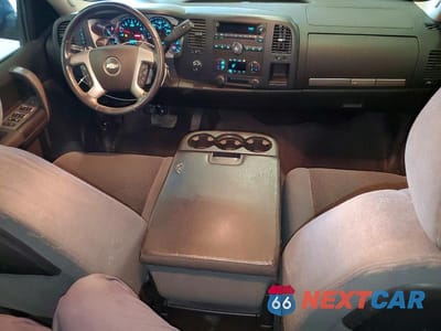 Zdjęcie 8 z 12 samochodu: 2008 CHEVROLET SILVERADO K1500 VIN:2GCEK19JX81331105 - miniatura