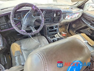 Zdjęcie 8 z 11 samochodu: 2003 GMC YUKON DENALI VIN:1GKEK63U83J327489 - miniatura