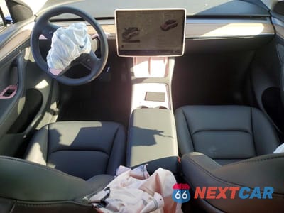 Zdjęcie 8 z 13 samochodu: 2025 TESLA MODEL Y VIN:7SAYGDED8SF241748 - miniatura