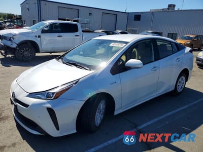 2021 TOYOTA PRIUS LE JTDKAMFU6M3132417 - główne zdjęcie licytacji z USA - miniatura