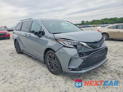 Czwarte zdjęcie samochodu z boku: 2024 TOYOTA SIENNA XSE 7-PASSENGER VIN:5TDXRKEC7RS194748 - miniatura