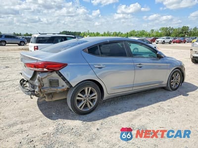 Trzecie zdjęcie samochodu z tyłu: 2017 HYUNDAI ELANTRA VIN:5NPD84LF5HH062896 - miniatura