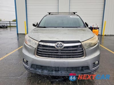 Piąte zdjęcie samochodu w środku: 2016 TOYOTA HIGHLANDER XLE VIN:5TDJKRFH6GS252617 - miniatura