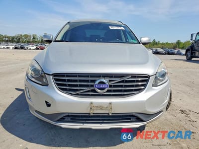 Piąte zdjęcie samochodu w środku: 2017 VOLVO XC60 T5 INSCRIPTION VIN:YV440MRU8H2223298 - miniatura