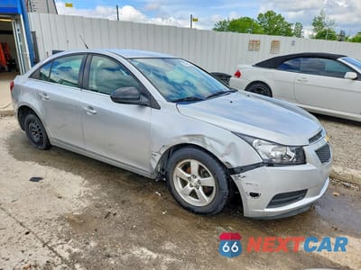 Czwarte zdjęcie samochodu z boku: 2014 CHEV CRUZE LT VIN:1G1PC5SB0E7204144 - miniatura