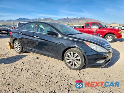 Czwarte zdjęcie samochodu z boku: 2011 HYUNDAI SONATA SE VIN:5NPEC4AC2BH253775 - miniatura