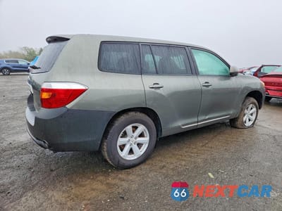 Trzecie zdjęcie samochodu z tyłu: 2010 TOYOTA HIGHLANDER BASE VIN:5TDBK3EH4AS008362 - miniatura