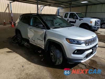 Czwarte zdjęcie samochodu z boku: 2025 JEEP COMPASS LIMITED VIN:3C4NJDCN4ST525117 - miniatura
